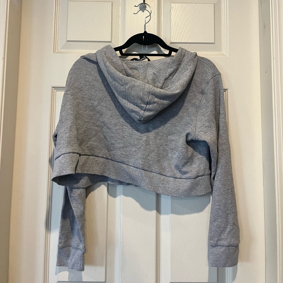 Cropped Sweater - Picture 2 of 3